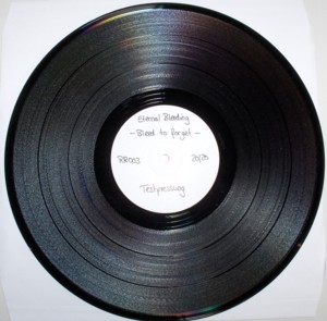 ETERNAL BLEEDING – Bleed To Forget  M-LP / Testpr.